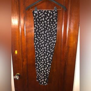 Black and cream leopard print leggings (torrid size 4)